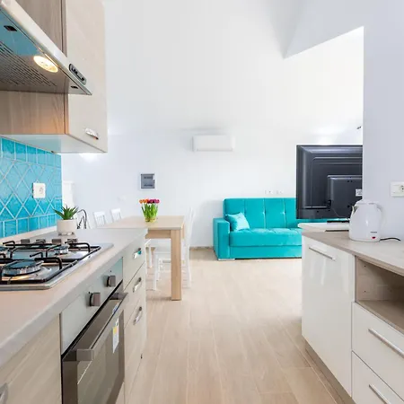 Apartment Sea View House 3 *